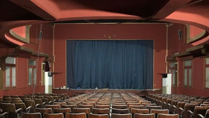 &Sigma;&upsilon;&lambda;&lambda;&omicron;&gamma;ή &upsilon;&pi;&omicron;&gamma;&rho;&alpha;&phi;ώ&nu; &kappa;&alpha;&tau;&omicron;ί&kappa;&omega;&nu; &tau;&eta;&sigmaf; &Epsilon;' &Delta;&eta;&mu;&omicron;&tau;&iota;&kappa;ή&sigmaf; &Kappa;&omicron;&iota;&nu;ό&tau;&eta;&tau;&alpha;&sigmaf; &gamma;&iota;&alpha; &tau;&eta; &delta;&iota;ά&sigma;&omega;&sigma;&eta; &tau;&omicron;&upsilon; &Sigma;&iota;&nu;έ &laquo;&Kappa;&alpha;&lambda;&iota;&phi;ό&rho;&nu;&iota;&alpha;&raquo;