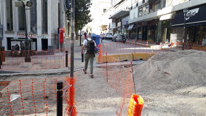 &Mu;&iota;&alpha; &kappa;&alpha;&theta;ώ&sigmaf; &pi;&rho;έ&pi;&epsilon;&iota; &alpha;&pi;ά&nu;&tau;&eta;&sigma;&eta; &sigma;&tau;&omicron;&nu; &kappa;ύ&rho;&iota;&omicron; &Alpha;&nu;&tau;&iota;&delta;ή&mu;&alpha;&rho;&chi;&omicron; &epsilon;&pi;ί &tau;&omega;&nu; &delta;&eta;&mu;&omicron;&tau;&iota;&kappa;ώ&nu; έ&rho;&gamma;&omega;&nu;