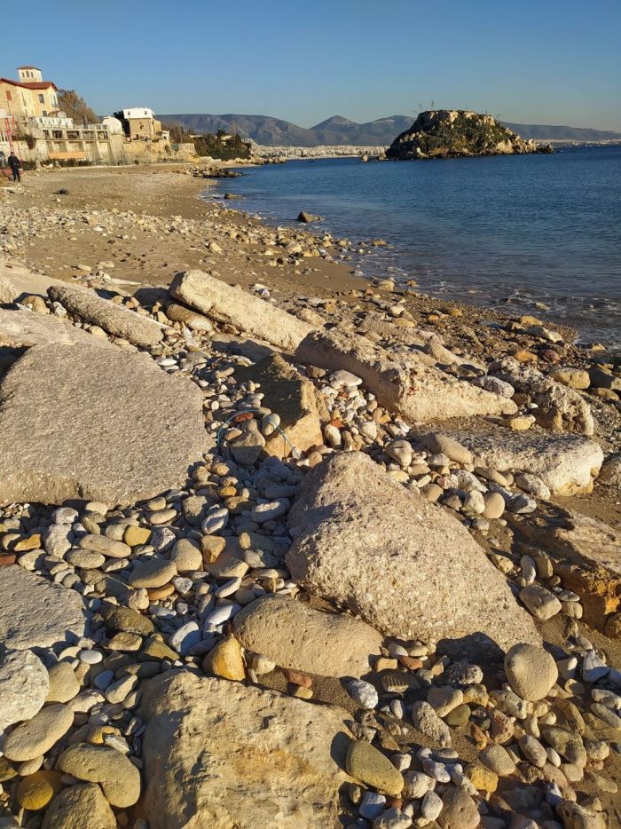 H &alpha;&nu;ό&eta;&tau;&eta; &chi;&alpha;&mu;έ&nu;&eta; &mu;ά&chi;&eta; &mu;&epsilon; &tau;&eta; &delta;ύ&nu;&alpha;&mu;&eta; &tau;&eta;&sigmaf; &theta;ά&lambda;&alpha;&sigma;&sigma;&alpha;&sigmaf; &sigma;&tau;&eta;&nu; &Kappa;&alpha;&sigma;&tau;έ&lambda;&lambda;&alpha;