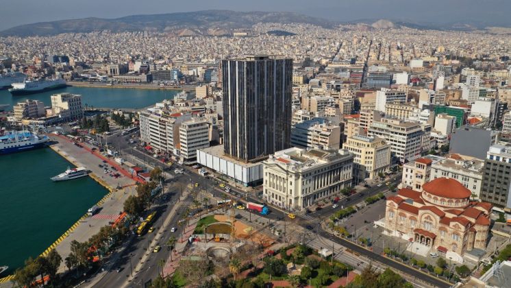 &Nu;&upsilon;&chi;&tau;&epsilon;&rho;&iota;&nu;ή &epsilon;&pi;&omicron;&chi;&omicron;ύ&mu;&epsilon;&nu;&eta; &pi;&epsilon;&rho;&iota;&pi;&omicron;&lambda;ί&alpha; &sigma;&epsilon; &kappa;&epsilon;&nu;&tau;&rho;&iota;&kappa;ά &sigma;&eta;&mu;&epsilon;ί&alpha; &tau;&omicron;&upsilon; &Pi;&epsilon;&iota;&rho;&alpha;&iota;ά &alpha;&pi;ό &iota;&delta;&iota;&omega;&tau;&iota;&kappa;ή &epsilon;&tau;&alpha;&iota;&rho;&epsilon;ί&alpha;