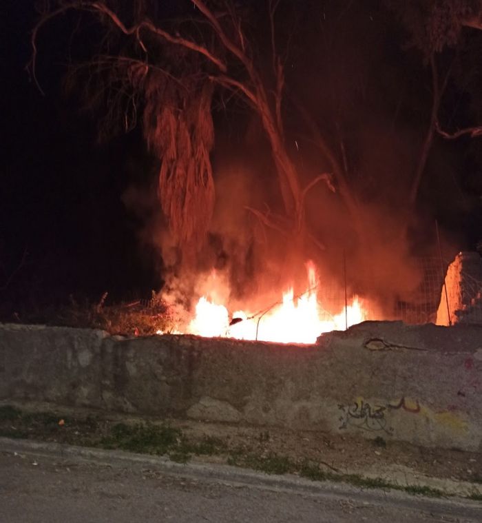 &Tau;έ&sigma;&sigma;&epsilon;&rho;&epsilon;&iota;&sigmaf; &epsilon;&sigma;&tau;ί&epsilon;&sigmaf; &phi;&omega;&tau;&iota;ά&sigmaf; &tau;&alpha;&upsilon;&tau;ό&chi;&rho;&omicron;&nu;&alpha; &sigma;&tau;&alpha; &omicron;&iota;&kappa;ό&pi;&epsilon;&delta;&alpha; &Chi;&alpha;&rho;&alpha;&gamma;&kappa;&iota;ώ&nu;&eta;-&Chi;&Rho;&Omega;&Pi;&Epsilon;&Iota;