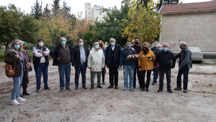 Έ&nu;&alpha; &sigma;&tau;&epsilon;&phi;ά&nu;&iota; &sigma;&tau;&omicron; &sigma;&tau;&rho;&alpha;&tau;ό&pi;&epsilon;&delta;&omicron; &Pi;&alpha;&pi;&alpha;&delta;&omicron;&gamma;&iota;ώ&rho;&gamma;&eta; &alpha;&phi;&iota;&epsilon;&rho;&omega;&mu;έ&nu;&omicron; &sigma;&tau;&omicron; &Pi;&omicron;&lambda;&upsilon;&tau;&epsilon;&chi;&nu;&epsilon;ί&omicron;