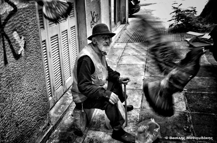 &Eta; &alpha;&nu;&tau;ί&phi;&alpha;&sigma;&eta; &tau;&omega;&nu; &pi;&rho;&omicron;&sigma;&pi;&alpha;&theta;&epsilon;&iota;ώ&nu; ή &Omicron; &kappa;&alpha;&nu;ό&nu;&alpha;&sigmaf; &tau;&omicron;&upsilon; &pi;&alpha;&iota;&chi;&nu;&iota;&delta;&iota;&omicron;ύ