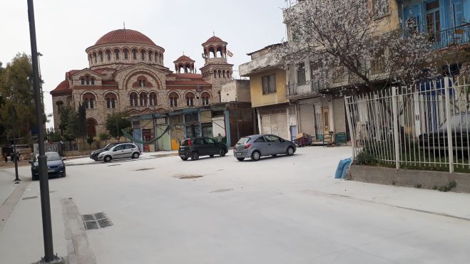 Ποιος τσιμεντώνει τον Άγιο Διονύση;